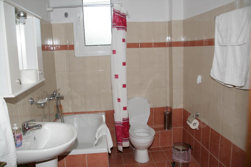 Elanthi Hostel Kastoria Esterno foto